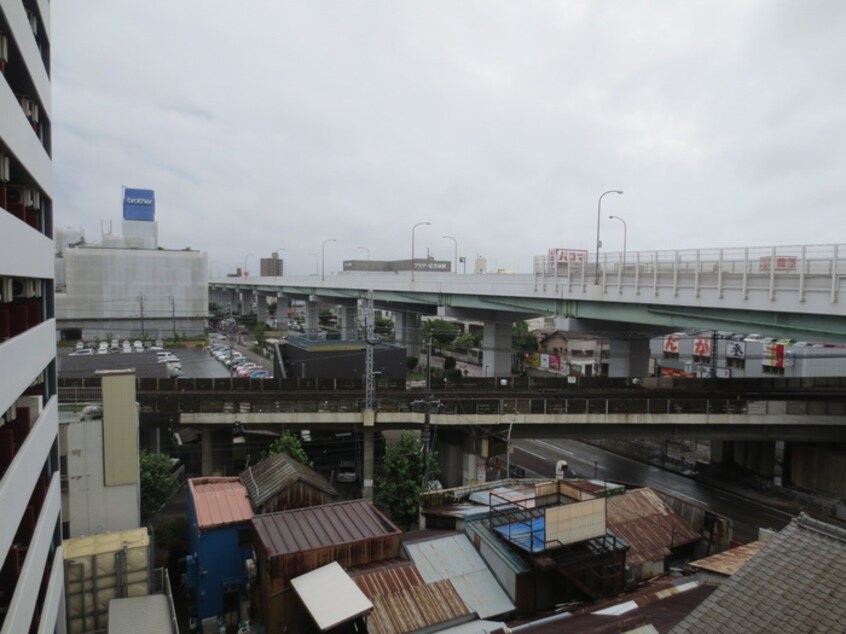 室内からの展望 セレブランド堀田駅前