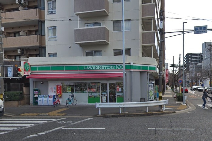 ローソンストア100泉飯田町店(コンビニ)まで49m ｴｽﾃﾑｺｰﾄ名古屋泉ﾌﾟﾗﾁﾅﾑｹﾞｰﾄ