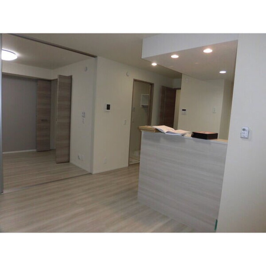 居室 サンハイム八社