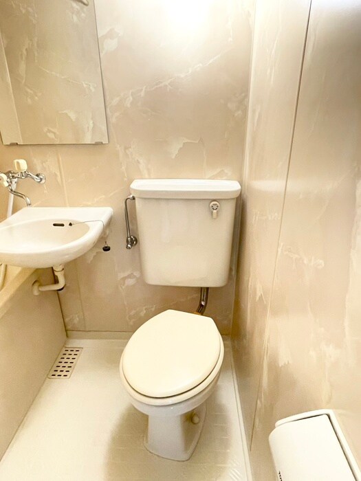 トイレ ﾗｲｵﾝｽﾞﾏﾝｼｮﾝ康生通第2(402)