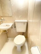 トイレ ﾗｲｵﾝｽﾞﾏﾝｼｮﾝ康生通第2(402)