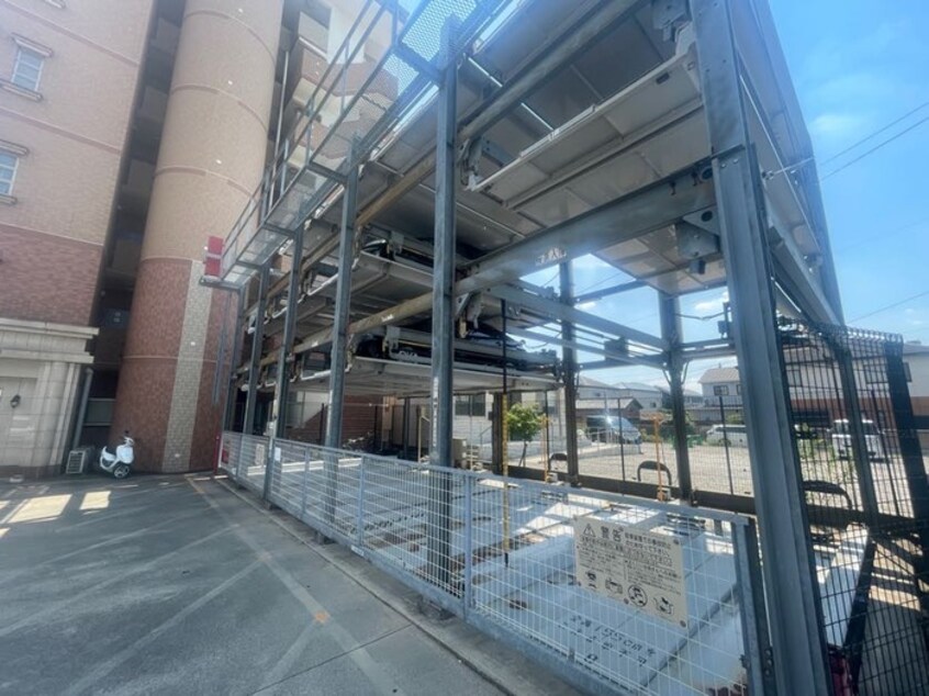 駐車場 CREST GAREN M