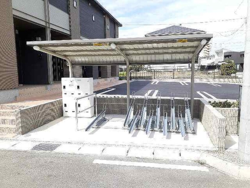 駐輪場 メゾン・カピリナ