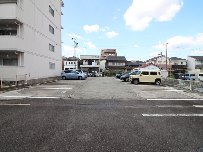 駐車場 エレガンス青山