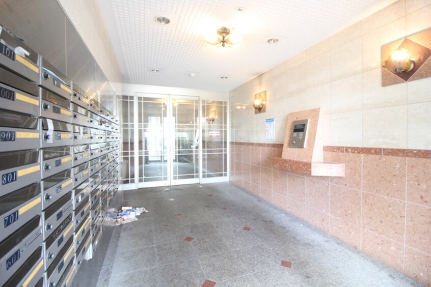 エントランス部分 現代ハウス新栄