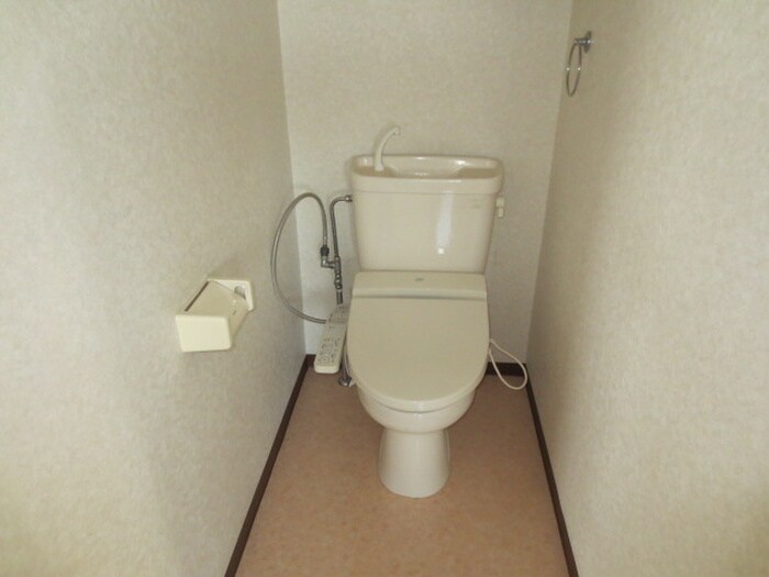 トイレ クロ－バ－浅井