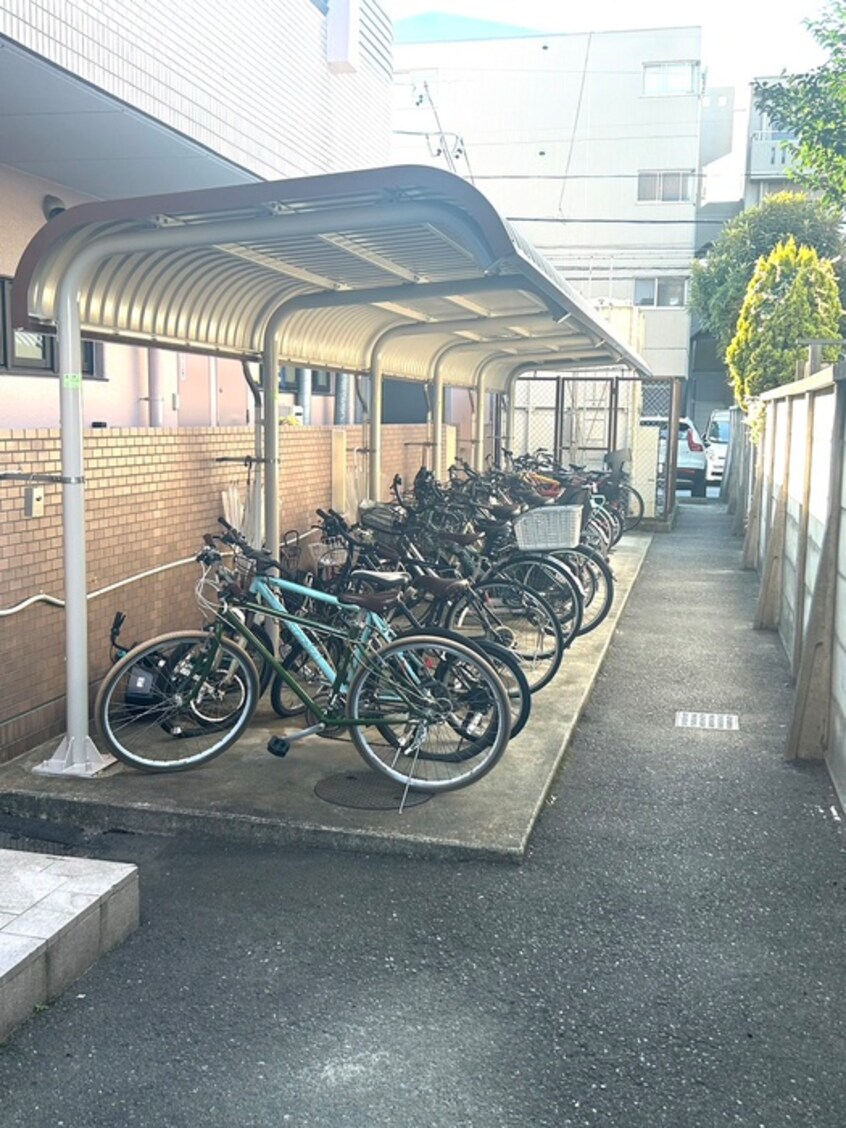 駐輪場 La Belle Glycin