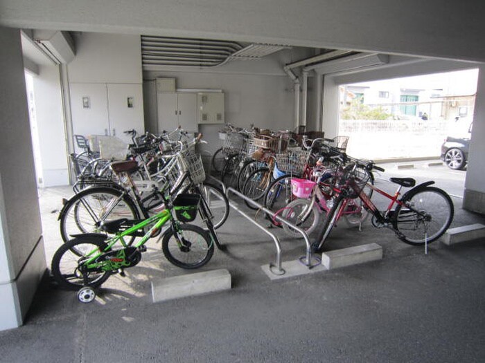 駐輪場 アベニュー青山