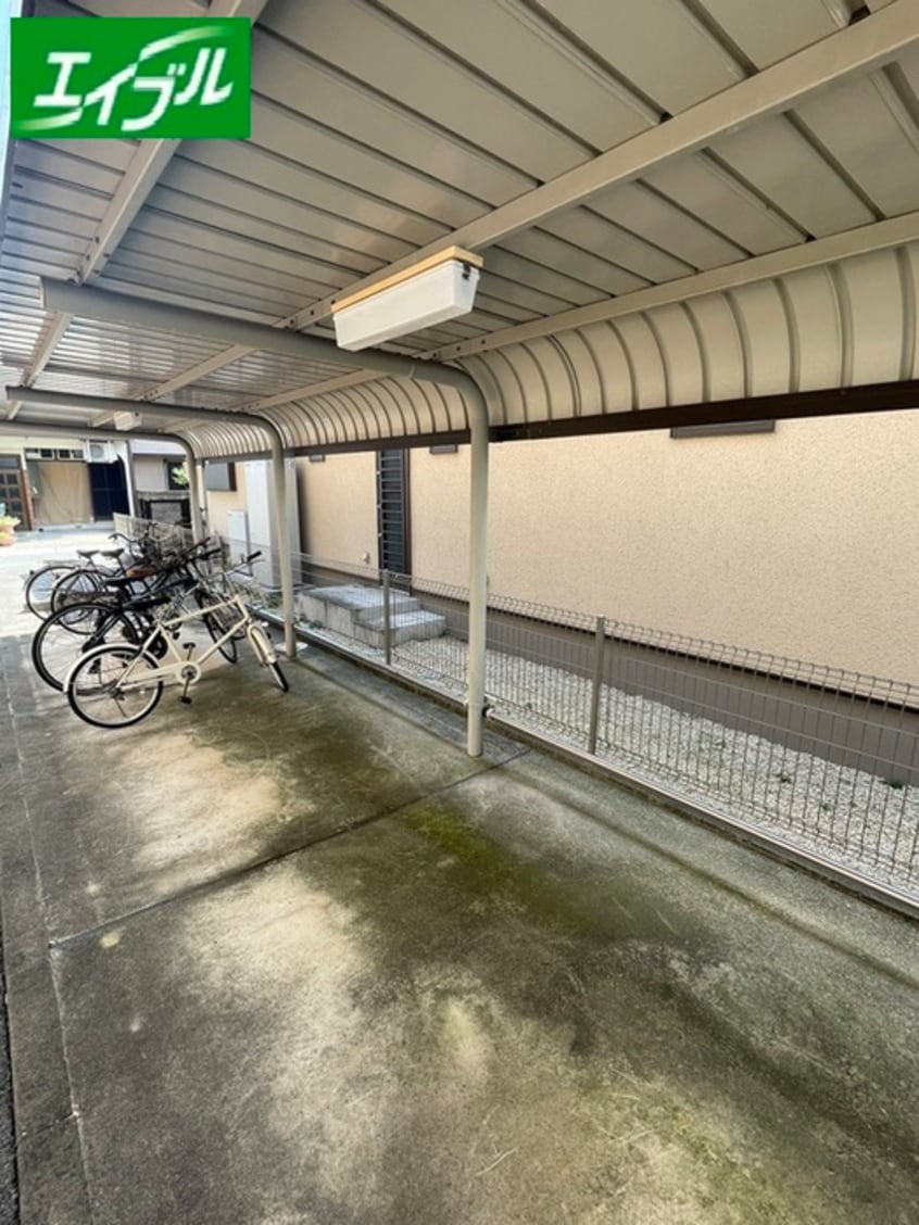 駐輪場 レ－ジュ川原通