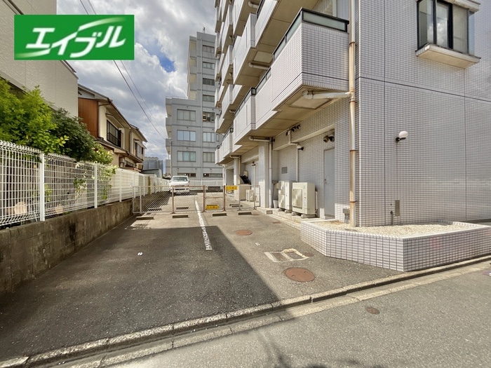 駐車場 ファミ－ル鶴里