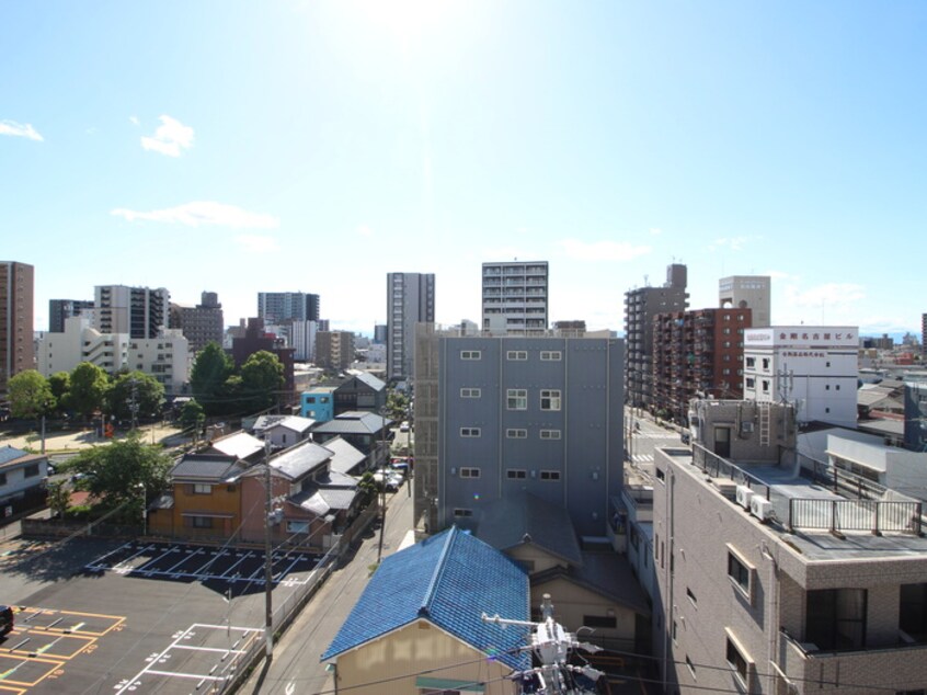 室内からの展望 ﾌﾟﾚｻﾝｽﾛｼﾞｪ名古屋駅GATEFRONT