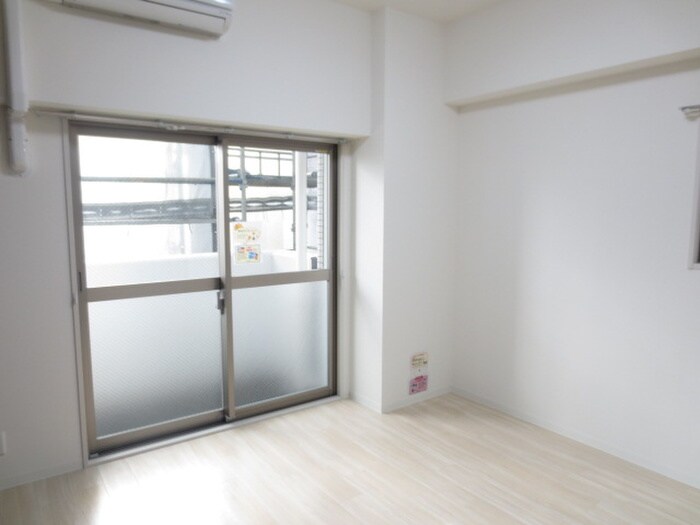 居室 モン　ヨイ－エ