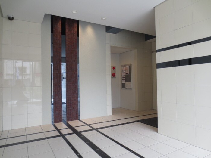 エントランス部分 モン　ヨイ－エ