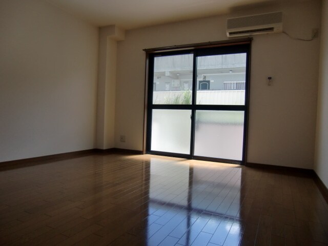 居室 フロ－ラ阪野