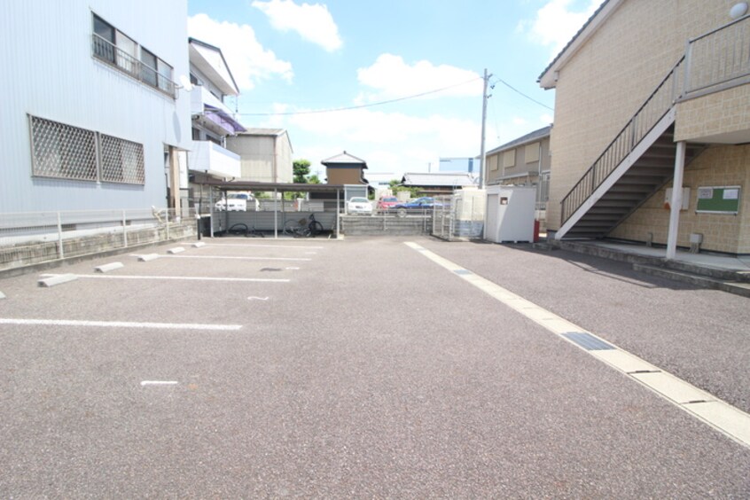 駐車場 リヴュール