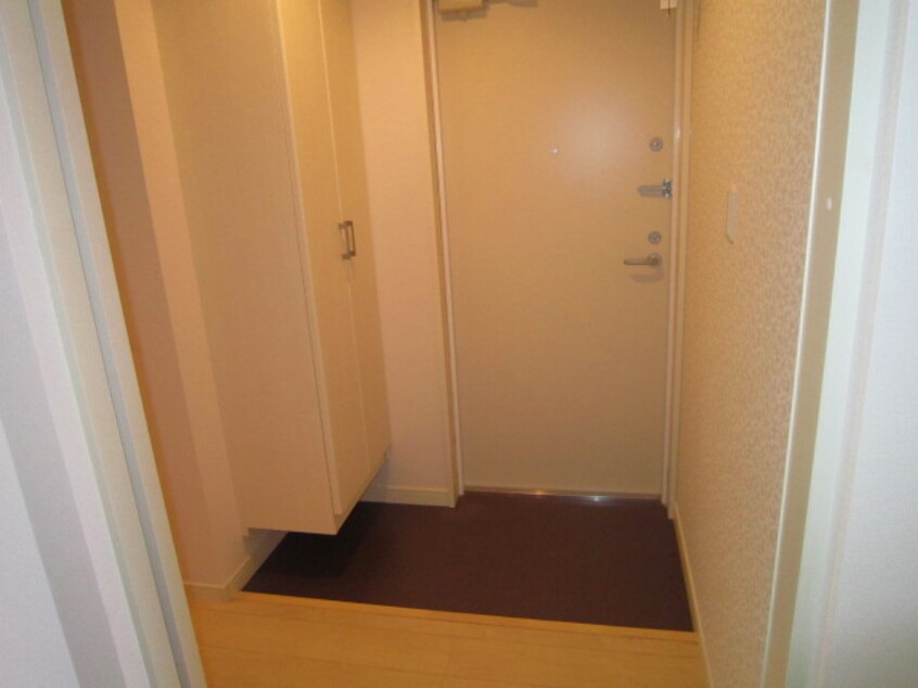 玄関 オウルージュ鶴里駅前