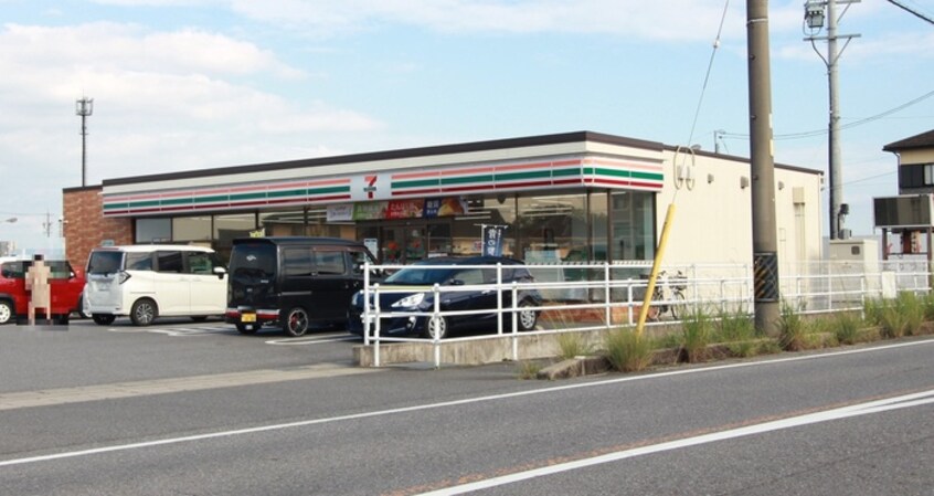 セブンイレブン安城二本木店(コンビニ)まで250m エムグランデB棟