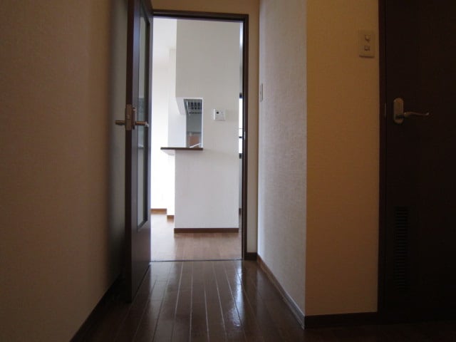 廊下 メゾンカメリアＤ棟