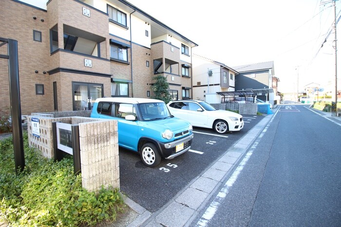 駐車場 ｻﾝﾋﾞﾚｯｼﾞ上郷C