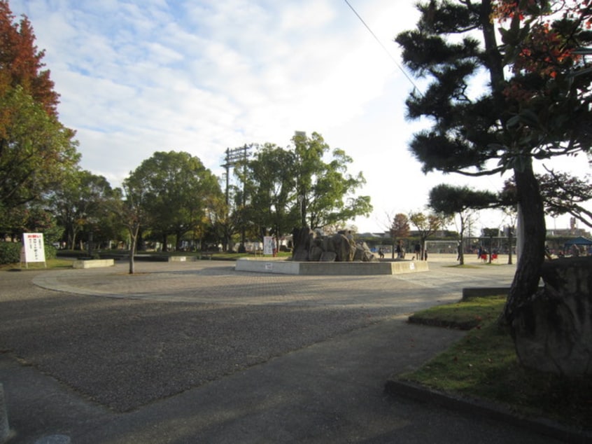 六名公園(公園)まで200m ｅｍｅｒａｕｄｅ