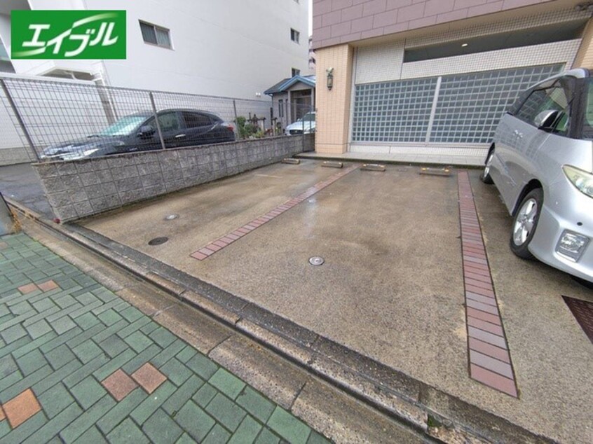 駐車場 グランデ－ジ泉