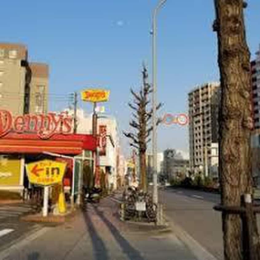デニーズ(その他飲食（ファミレスなど）)まで382m クレール