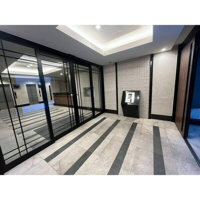 エントランス部分 ﾌﾟﾚｻﾝｽｼﾞｪﾈ丸の内(1304)