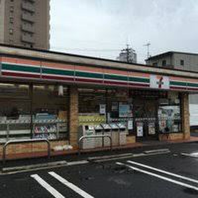 セブンイレブン名古屋萱場2丁目店(コンビニ)まで220m アイ・コ－ポ萱場