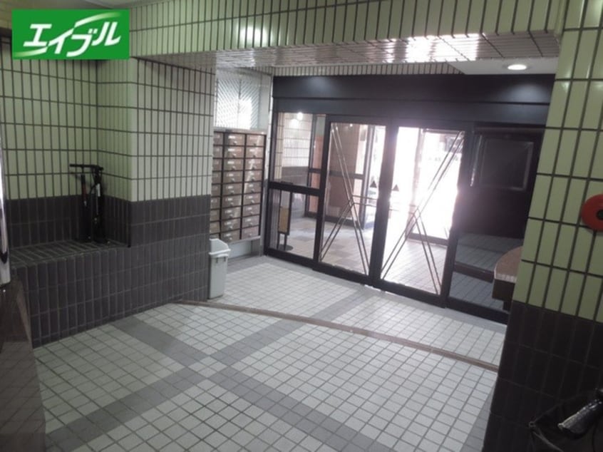 エントランス部分 ﾗｲｵﾝｽﾞﾏﾝｼｮﾝ上前津(1003)