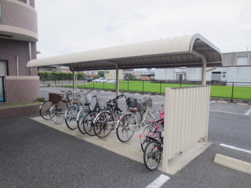 駐輪場 エルグランド