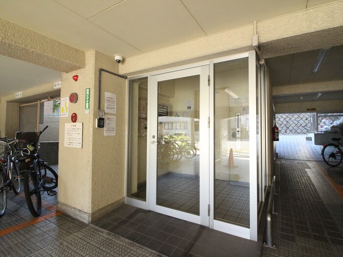 エントランス部分 パリーマンション