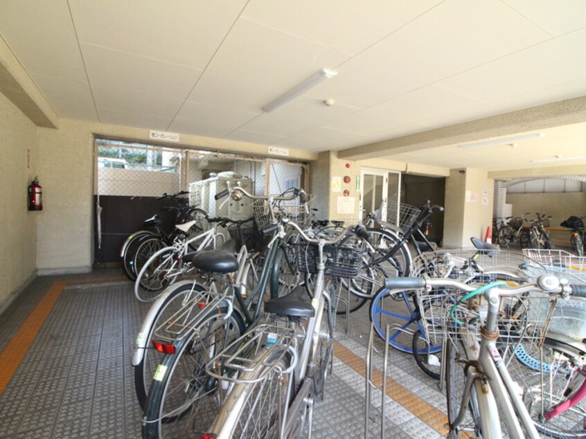 駐輪場 パリーマンション