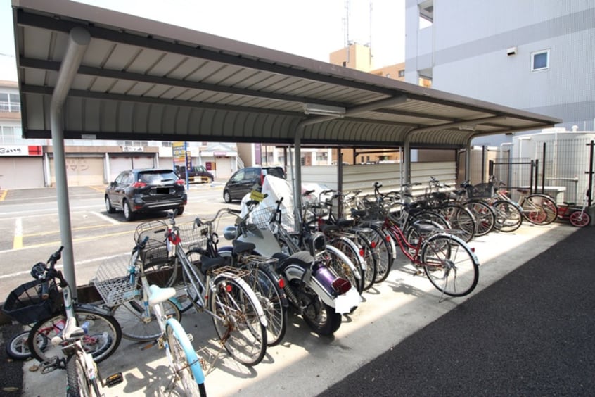 駐輪場 蟹江マンション
