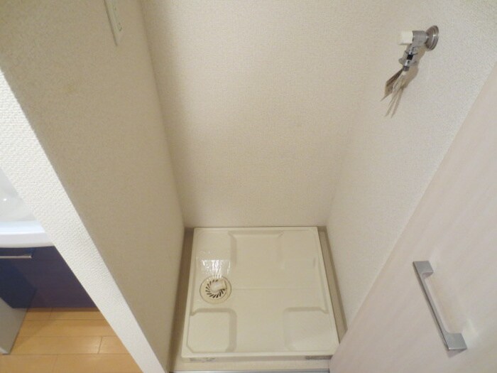 洗濯機置場 ﾌﾟﾚｻﾝｽ泉ｼﾃｨｱｰｸ(0405)