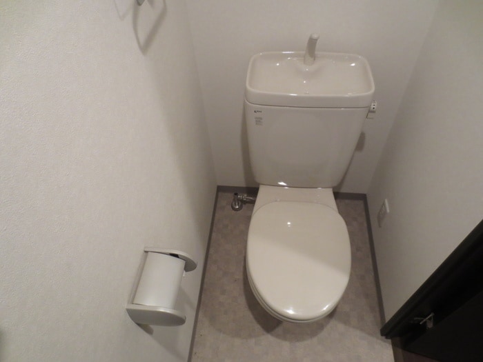 トイレ ﾗｲｼﾞﾝｸﾞｺｰﾄ名古屋駅南（404）