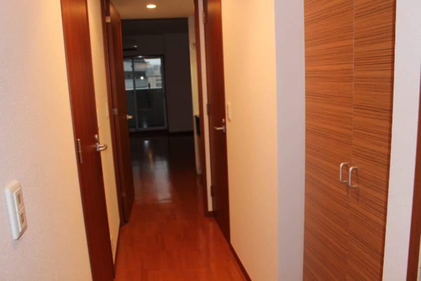 廊下 レジディア高岳