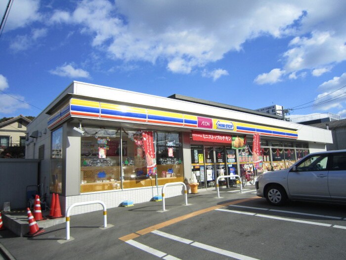 ミニストップ(コンビニ)まで299m プレストンズ