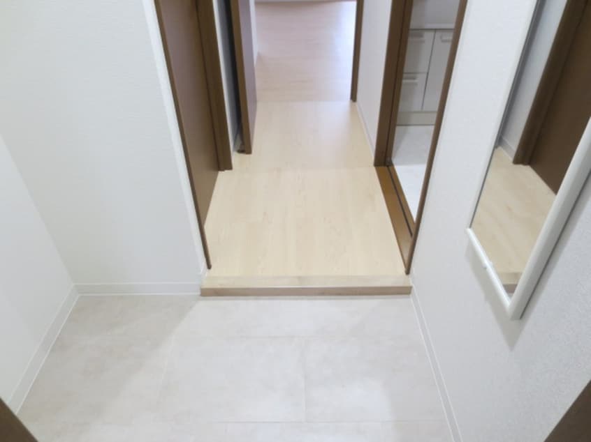 玄関 シャイニングシティー木曽川