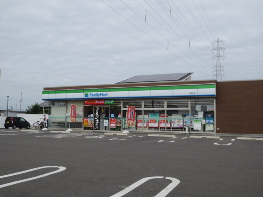 ファミリーマート一宮浅井店(コンビニ)まで123m リヴィエ