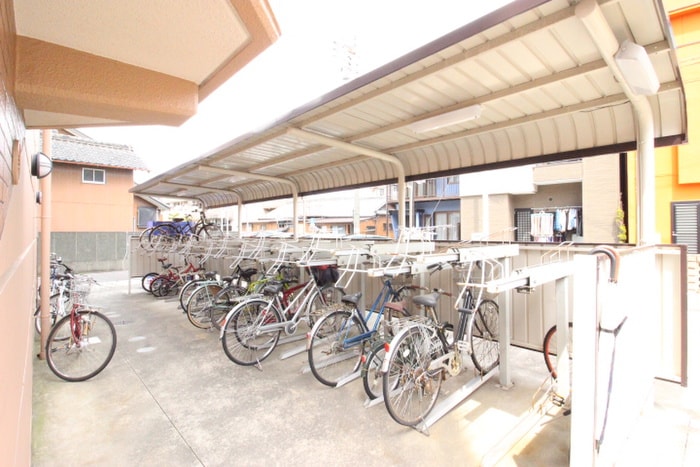 駐輪場 サンシティ畑江通