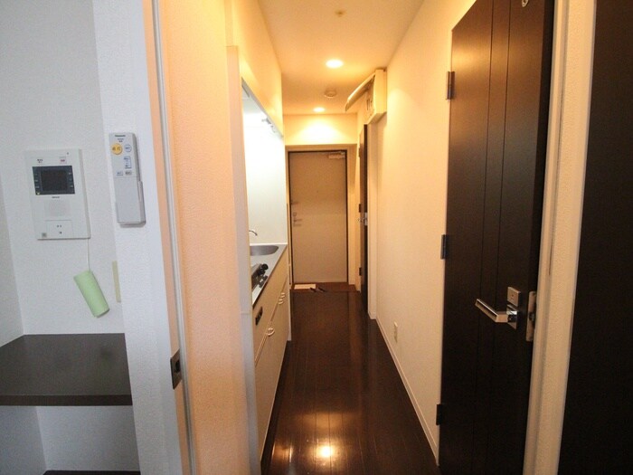 廊下 アマ－レ葵