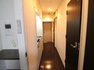 廊下 アマ－レ葵