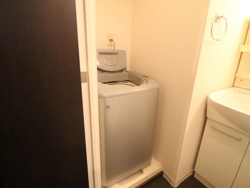 洗濯機置場 アマ－レ葵