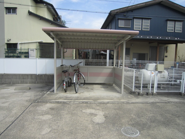 駐輪場 マーブル