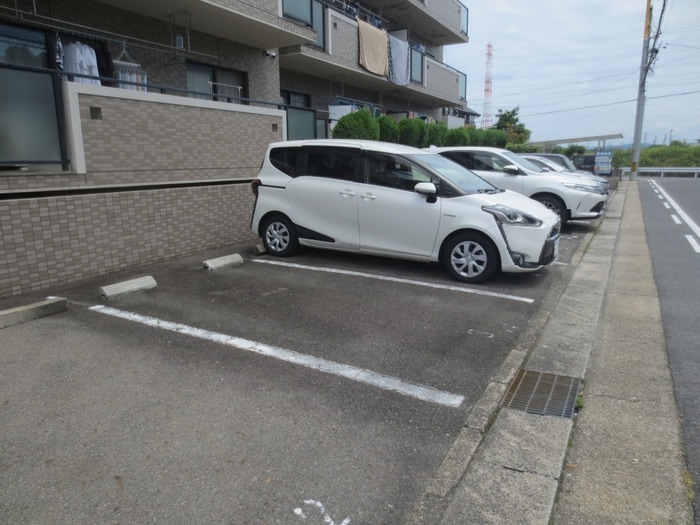 駐車場 クレ－ル林島
