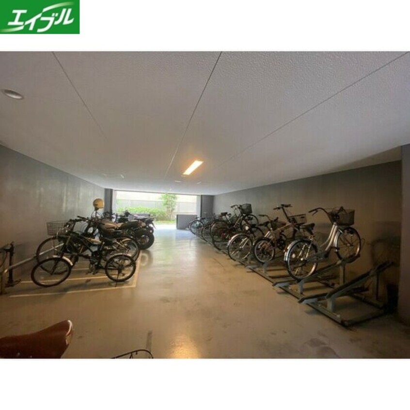 駐輪場 プレサンス栄ブリオ(307)