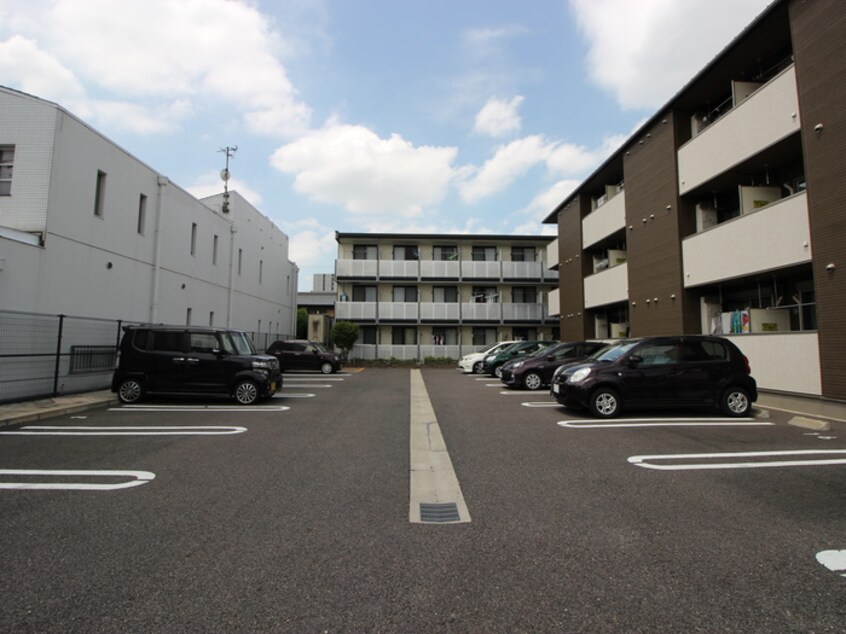 駐車場 アンダーレ
