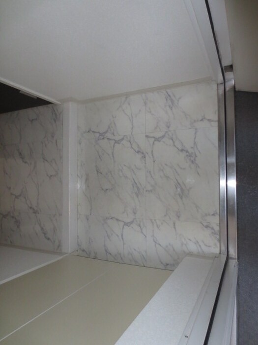 玄関 リベ－ル名駅南