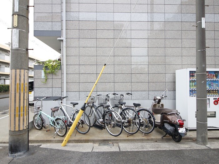 駐輪場 レクセルヒカリ