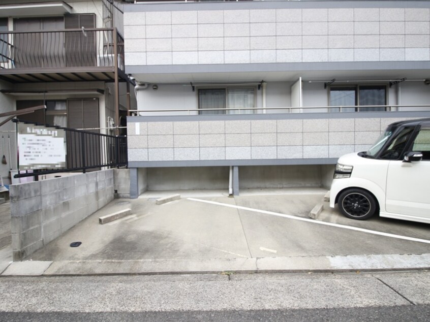 駐車場 レクセルヒカリ
